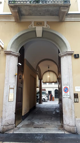 via Sant'Andrea 8 (828)