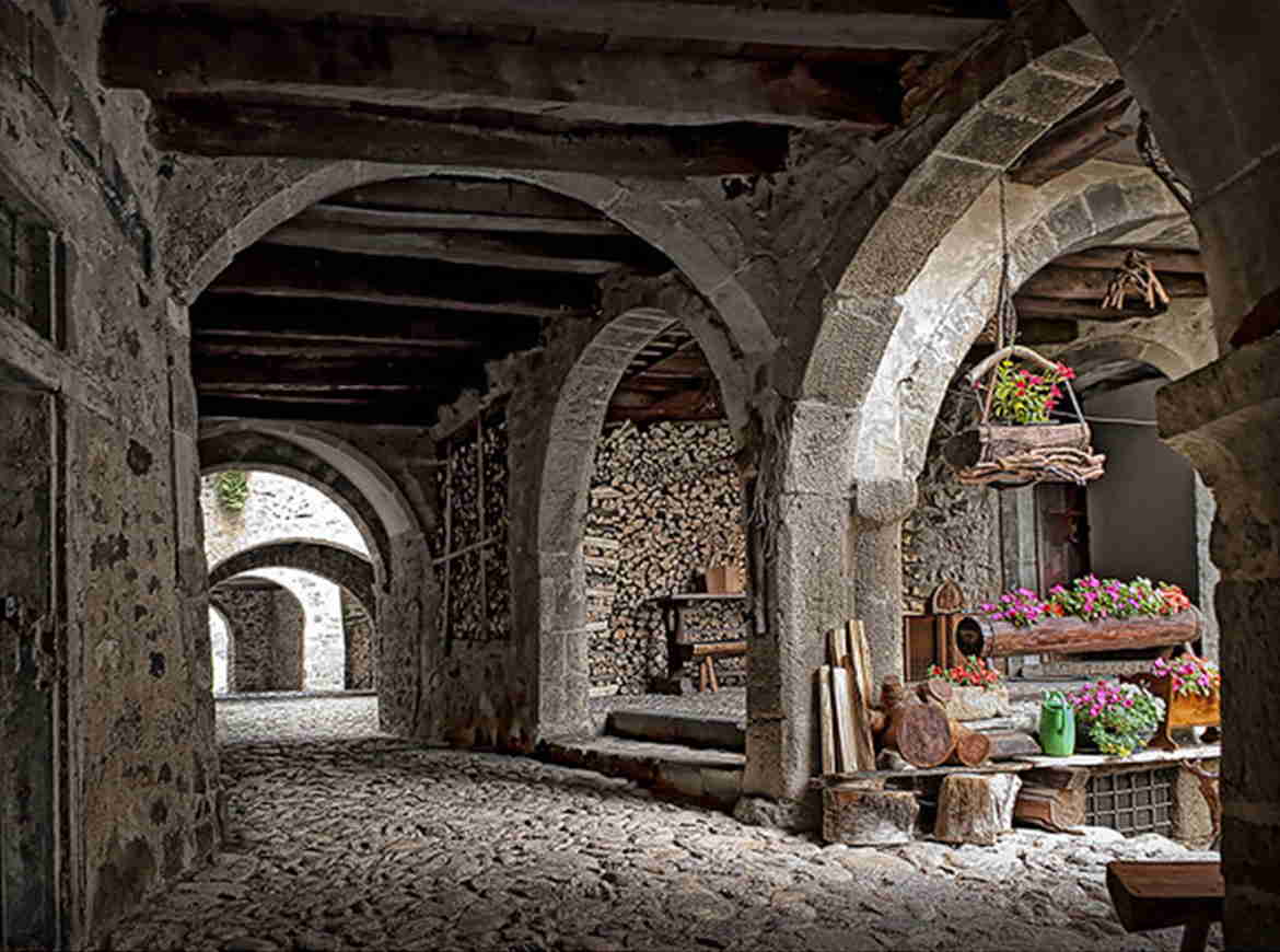 Von Thurn und Taxis Divina Milano