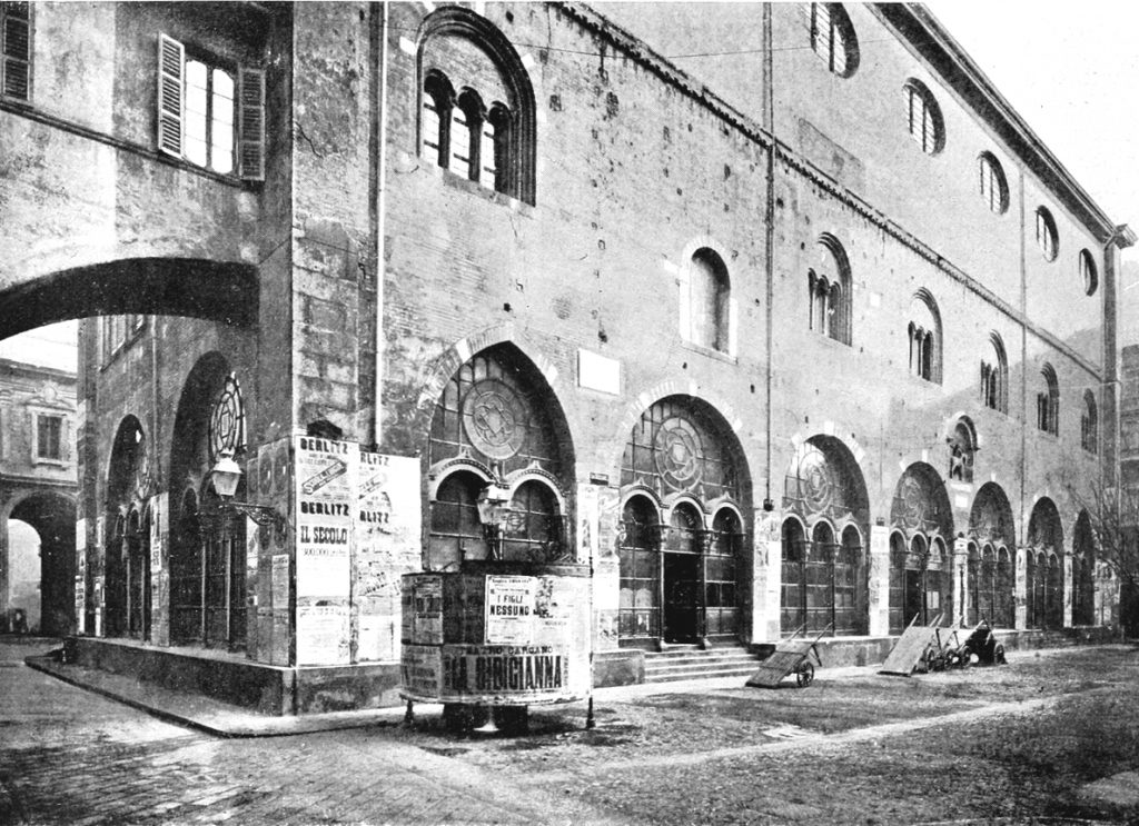 Portico chiuso con vetrate e armature in ghisa (1854)