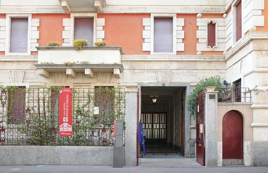 Ingresso casa-museo Boschi di Stefano, Via jan