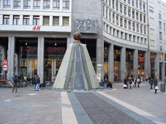 La fontana di Piazza San Babila