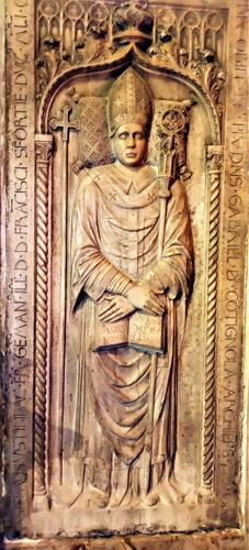 lastra tombale dell’arcivescovo Gabriele Sforza