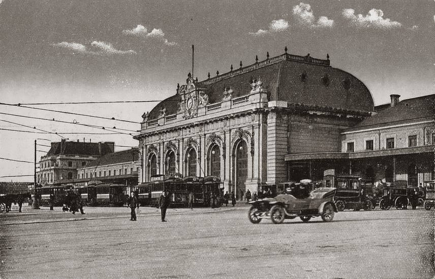 La facciata della vecchia Stazione Centrale