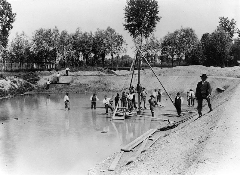 L'inizio dei lavori all'idroscalo nel 1928