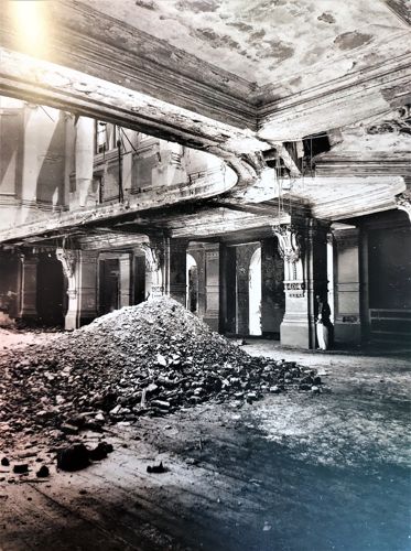 Sala Grande del Conservatorio dopo i bombardamenti del 1943